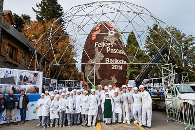 Argentina: The world's largest easter egg made in chocolate